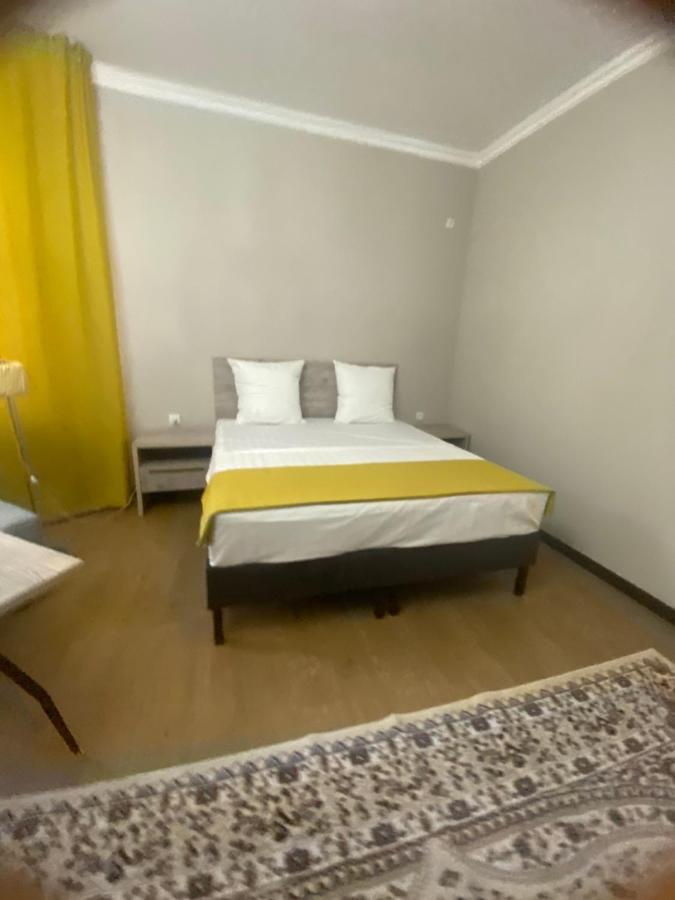 Green Town Hotel 奇姆肯特 外观 照片