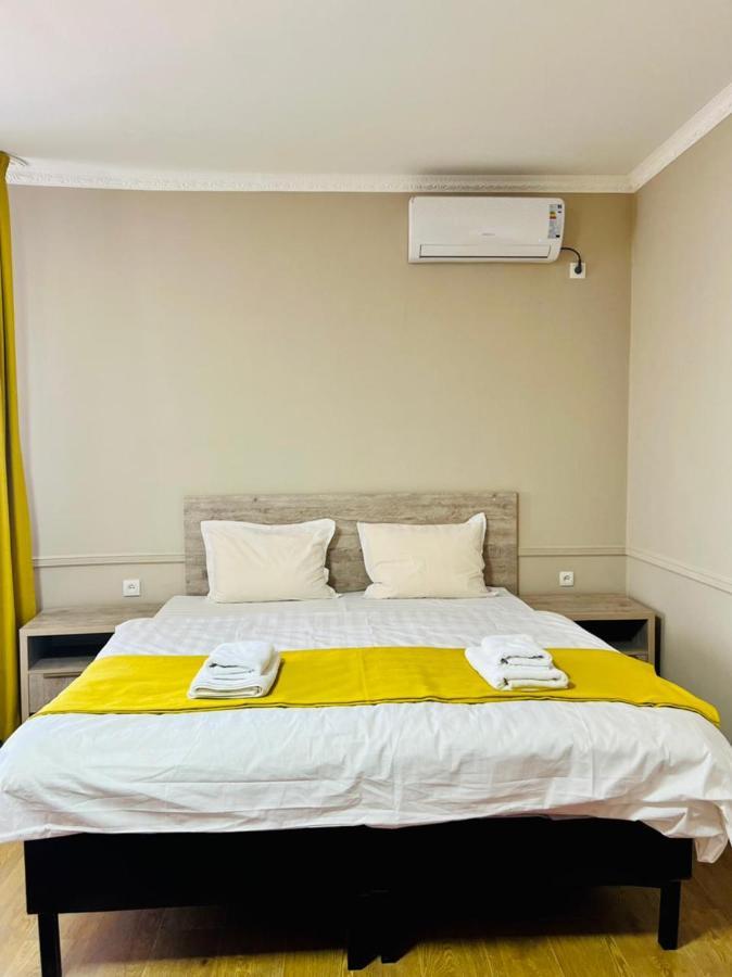 Green Town Hotel 奇姆肯特 外观 照片