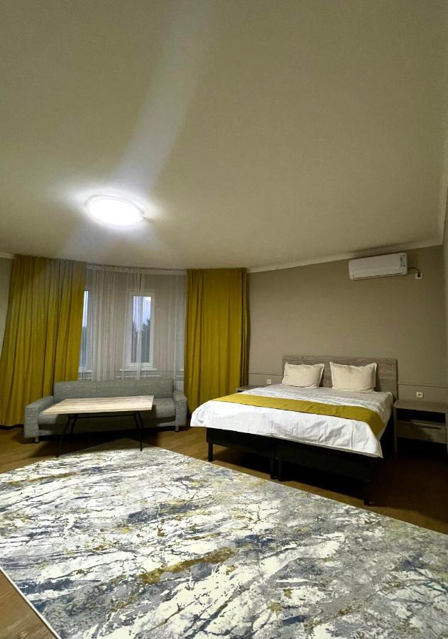 Green Town Hotel 奇姆肯特 外观 照片